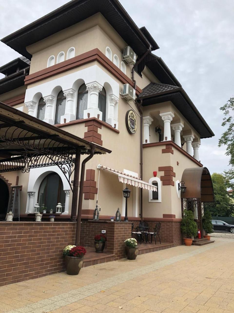 Vila Turistica Tosca Regal Bacău Exterior photo